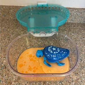 Little Live Pets Lil’ Blu Starry Sea Turtle & Tank